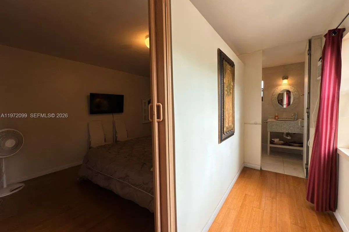 11460 NW 37th St, Sunrise FL 33323