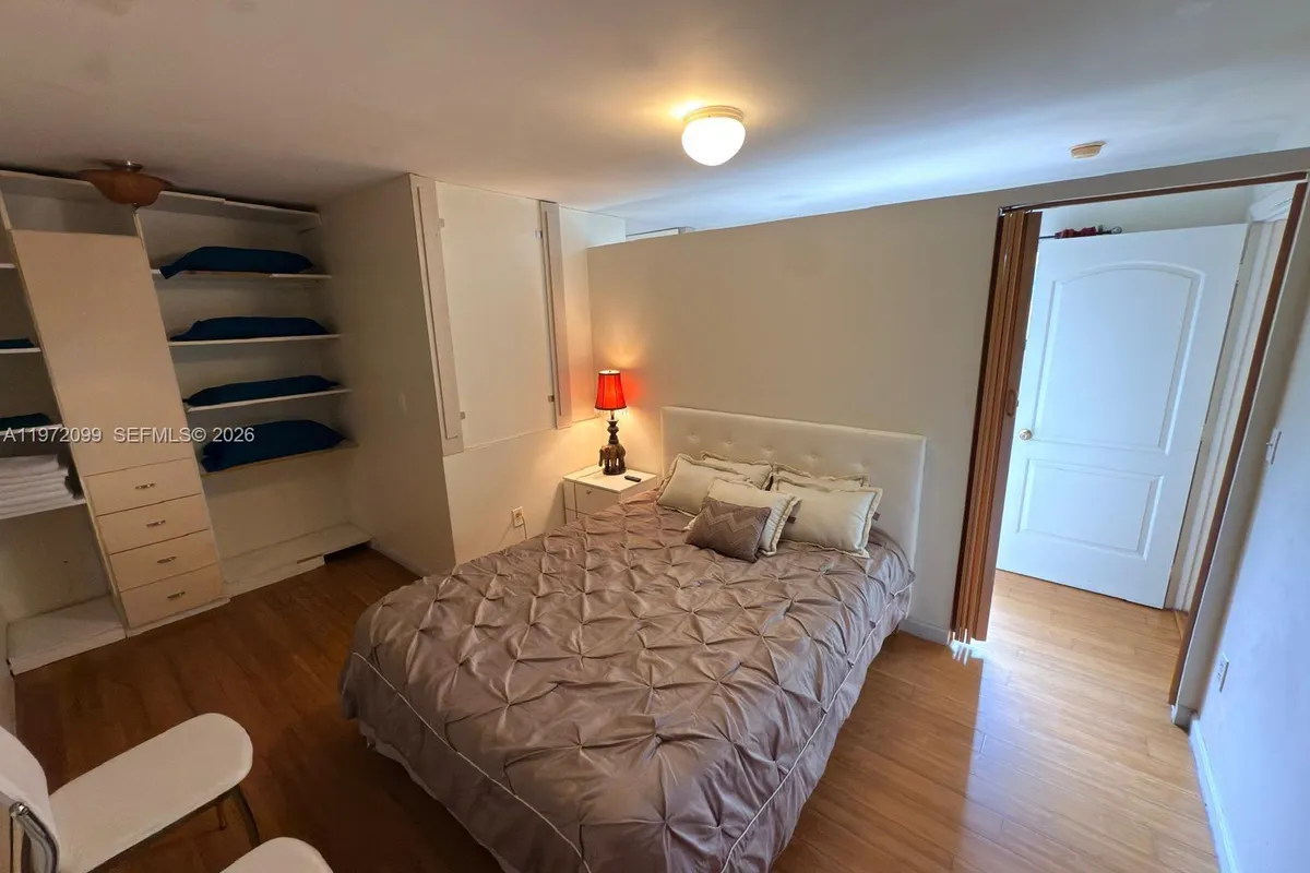 11460 NW 37th St, Sunrise FL 33323