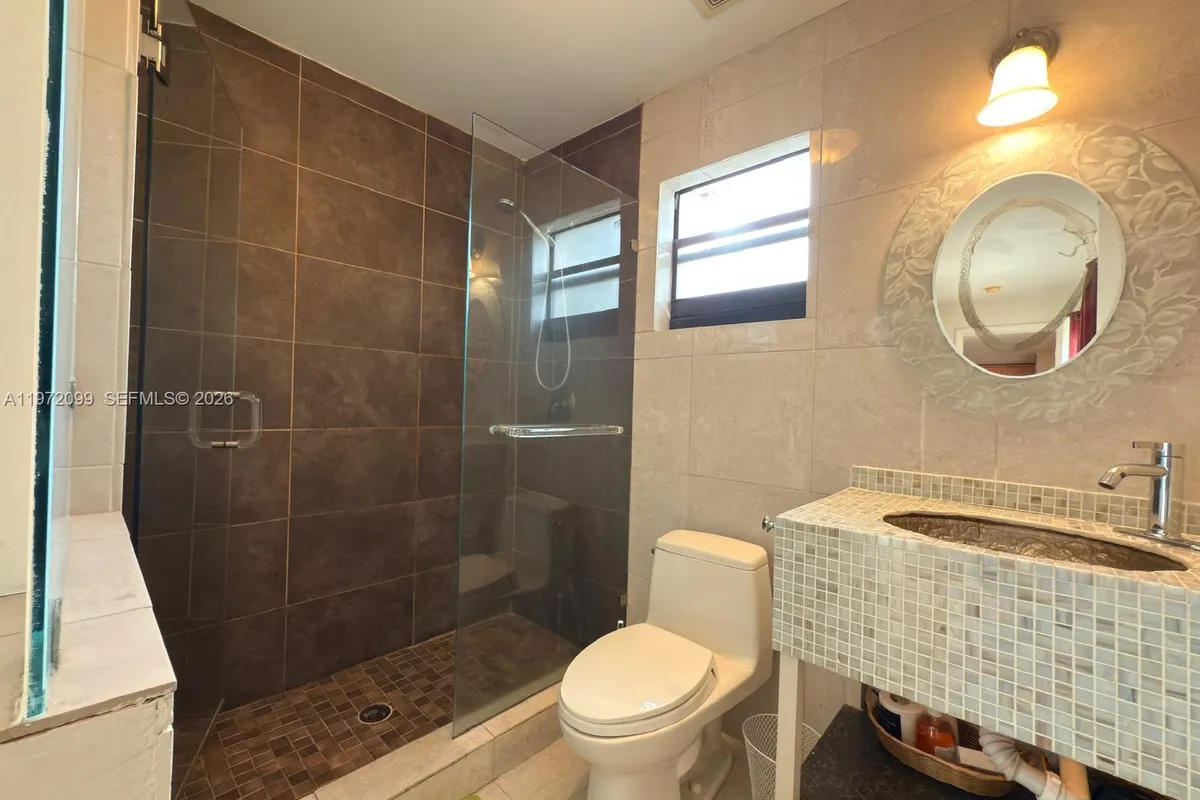 11460 NW 37th St, Sunrise FL 33323