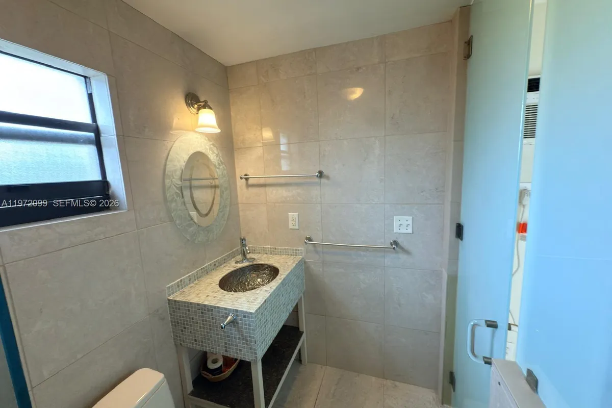 11460 NW 37th St, Sunrise FL 33323