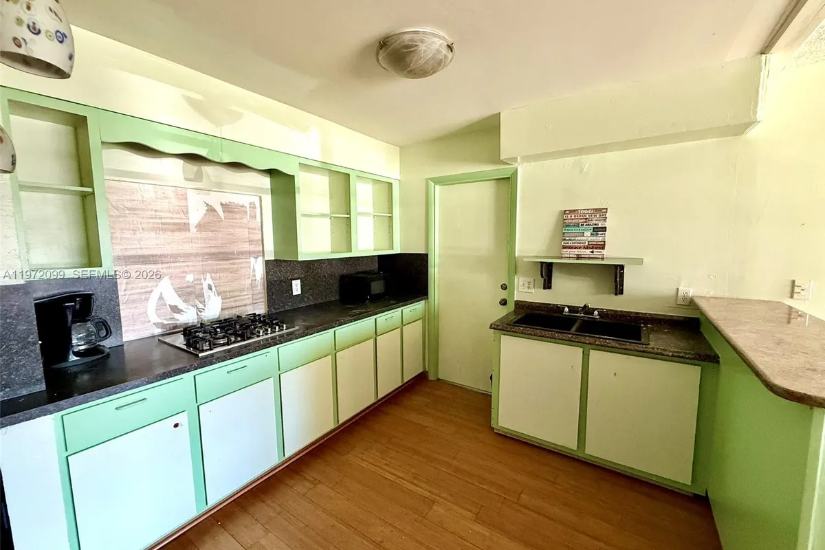 11460 NW 37th St, Sunrise FL 33323