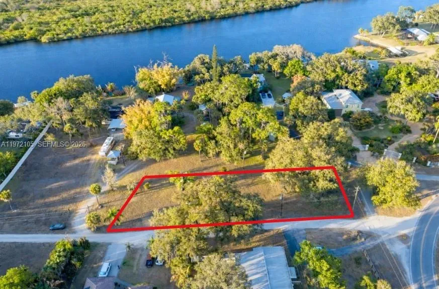 2014 Ft Denaud Rd, La Belle FL 33935