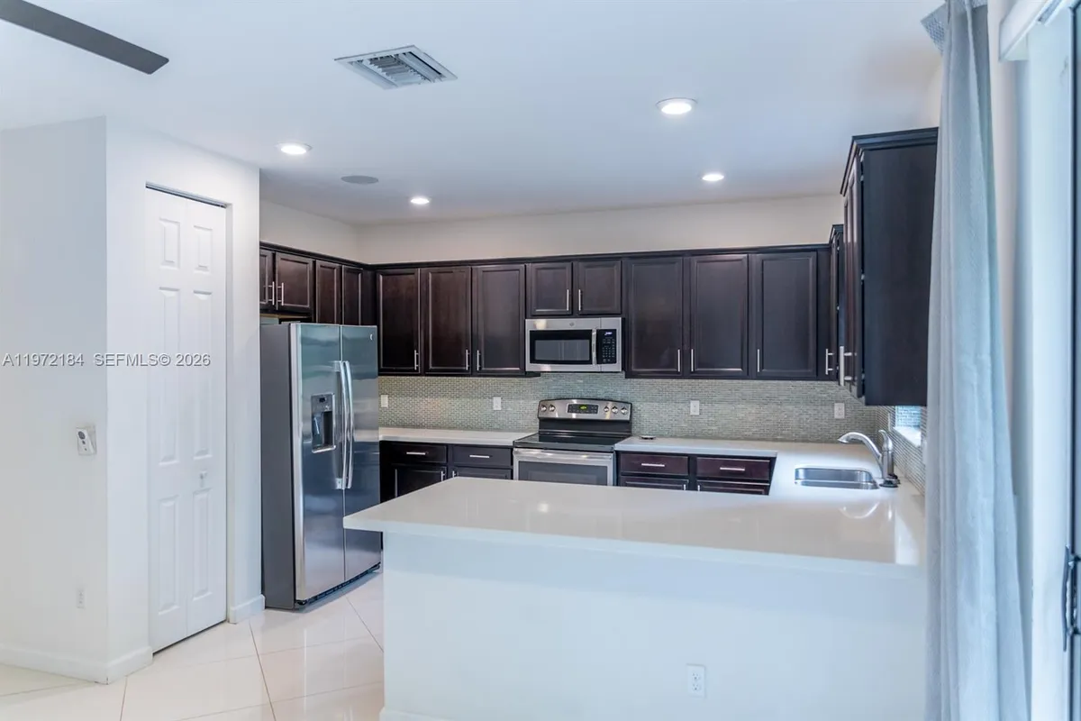 3993 S Allerdale Pl, Coconut Creek FL 33073