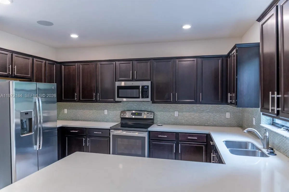 3993 S Allerdale Pl, Coconut Creek FL 33073