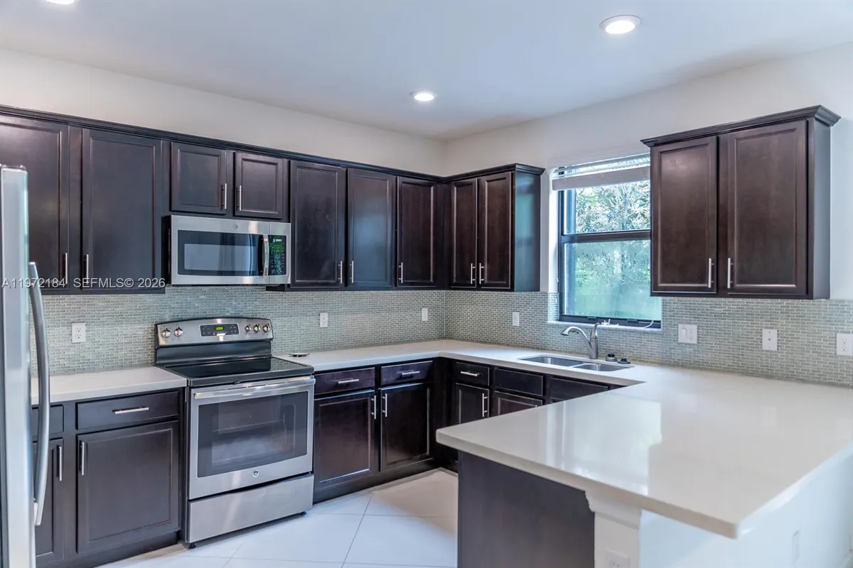 3993 S Allerdale Pl, Coconut Creek FL 33073