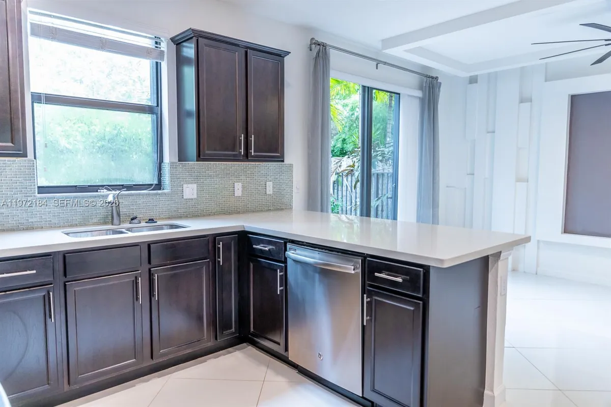 3993 S Allerdale Pl, Coconut Creek FL 33073