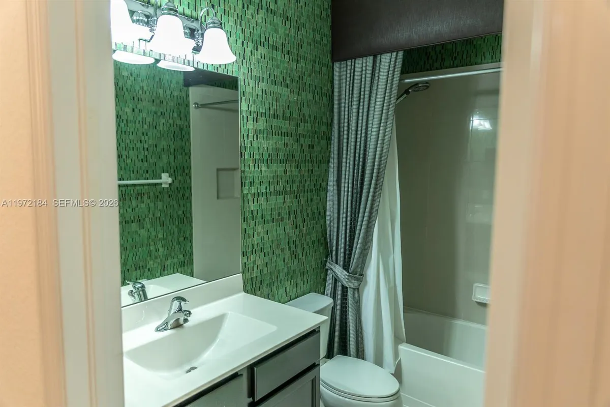 3993 S Allerdale Pl, Coconut Creek FL 33073