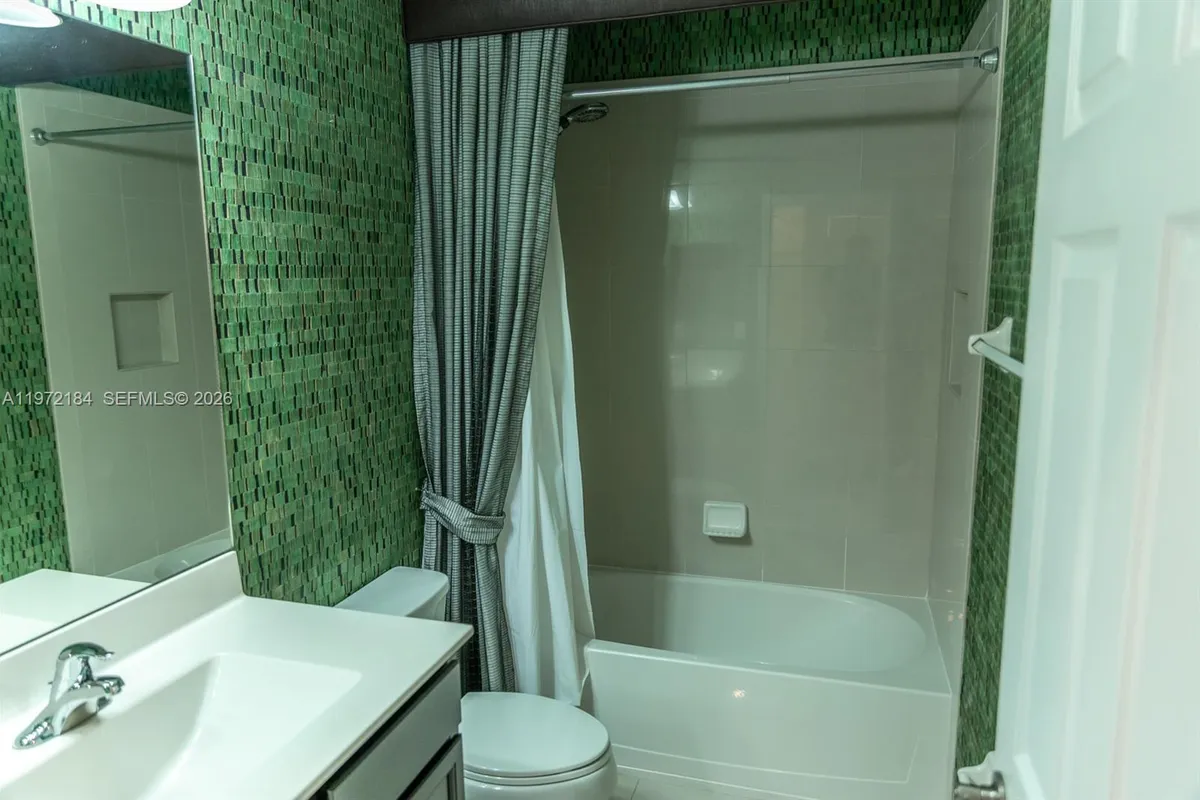 3993 S Allerdale Pl, Coconut Creek FL 33073