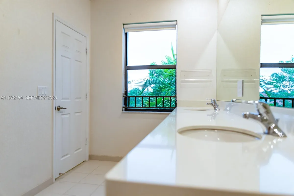 3993 S Allerdale Pl, Coconut Creek FL 33073