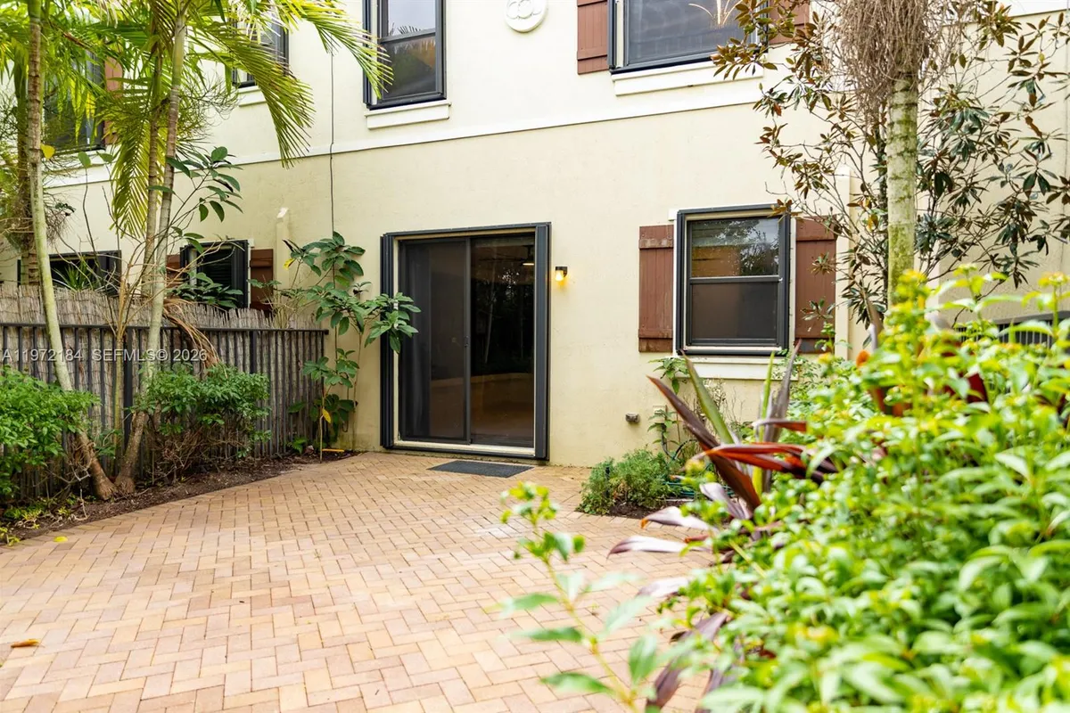 3993 S Allerdale Pl, Coconut Creek FL 33073