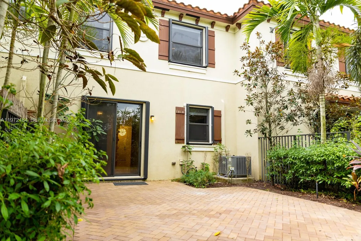 3993 S Allerdale Pl, Coconut Creek FL 33073