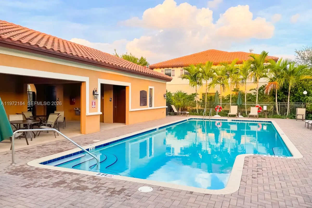 3993 S Allerdale Pl, Coconut Creek FL 33073