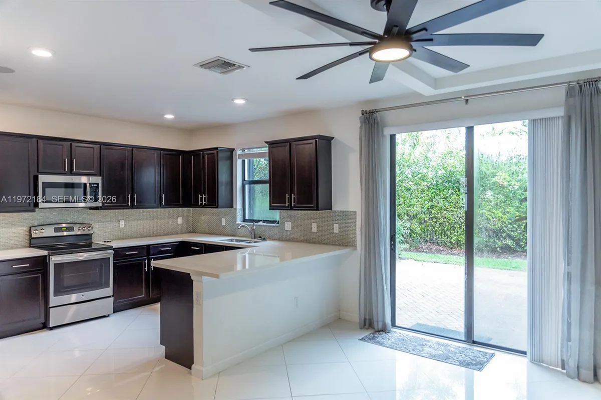 3993 S Allerdale Pl, Coconut Creek FL 33073