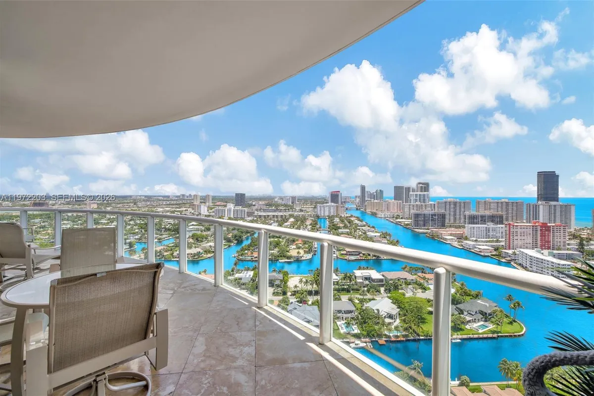 21200 Point Pl, Aventura FL 33180