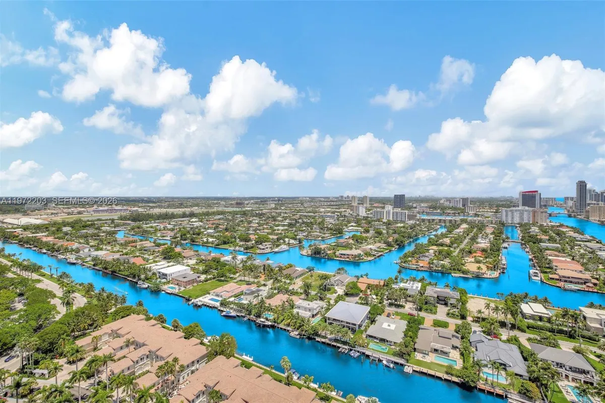 21200 Point Pl, Aventura FL 33180