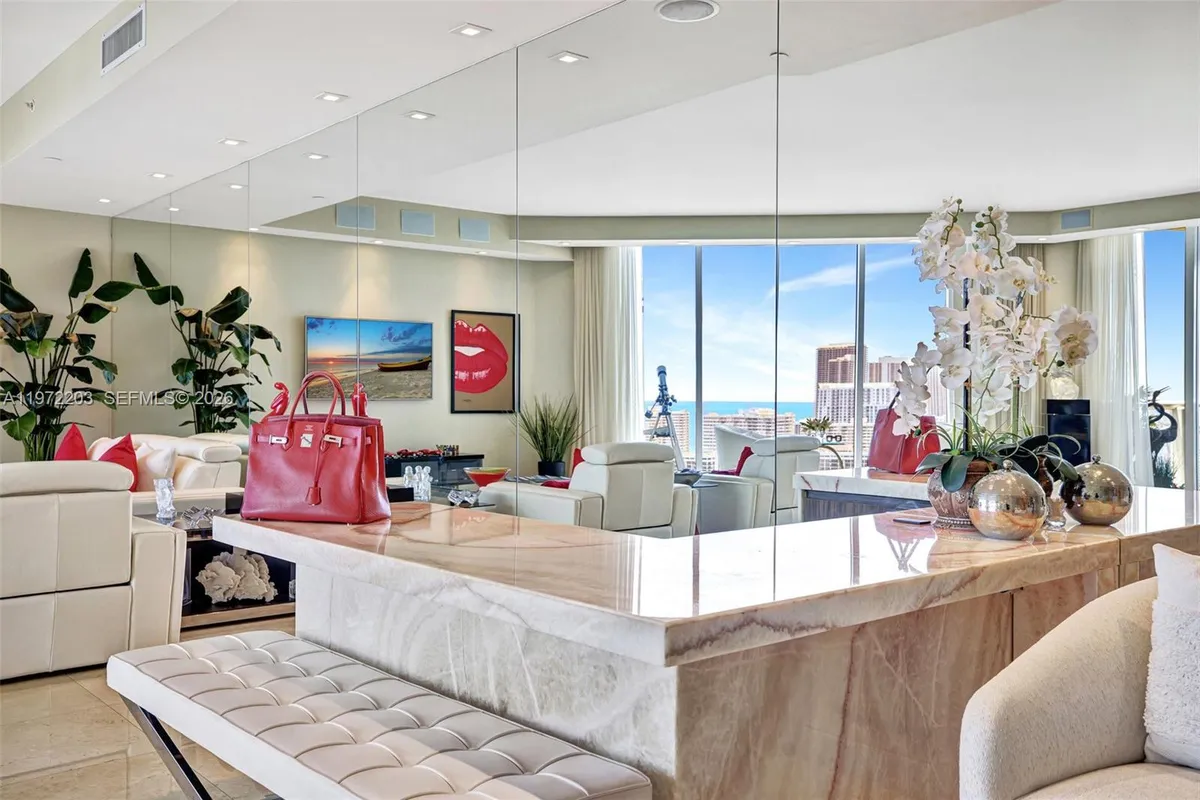 21200 Point Pl, Aventura FL 33180