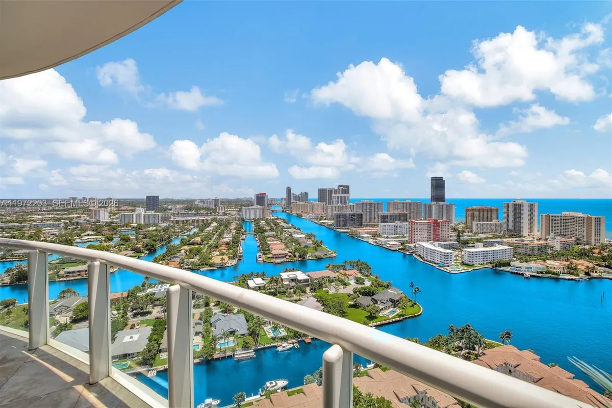 21200 Point Pl, Aventura FL 33180