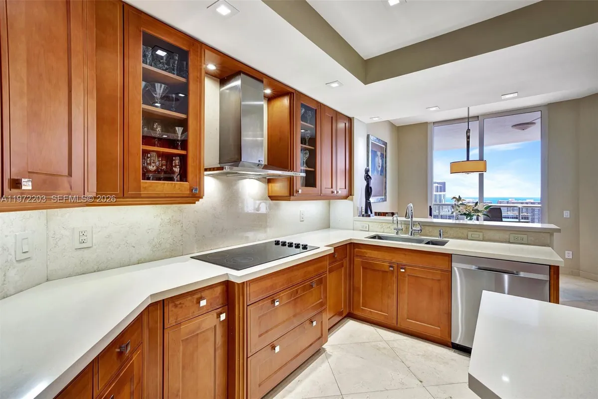 21200 Point Pl, Aventura FL 33180