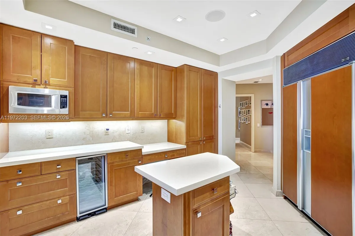 21200 Point Pl, Aventura FL 33180