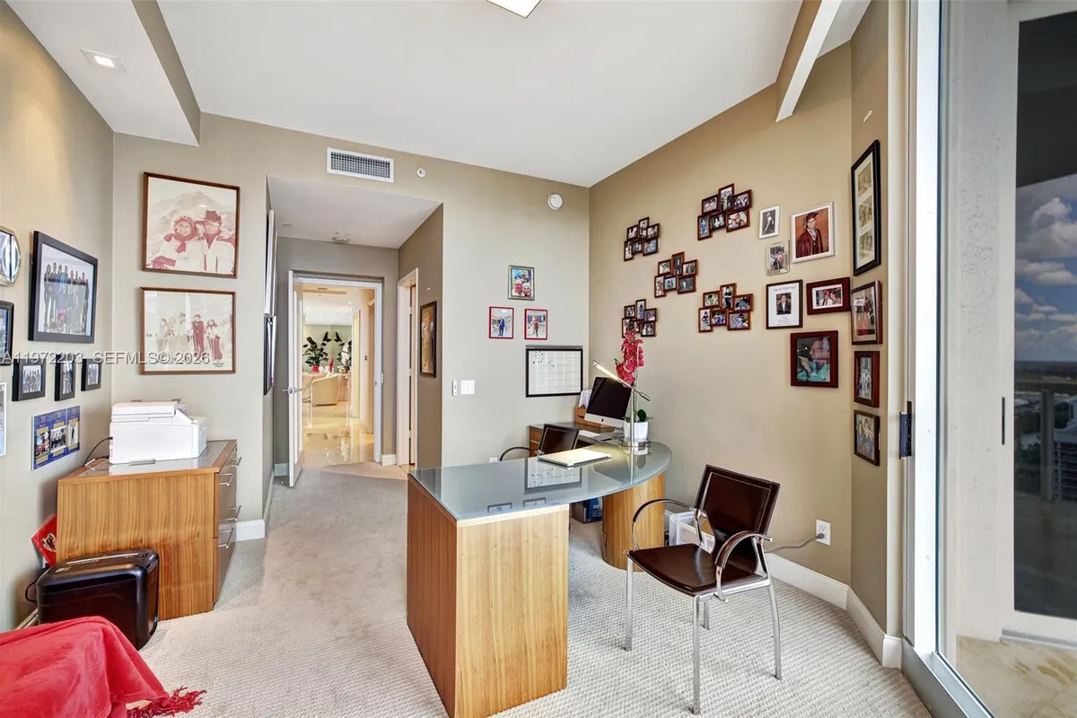 21200 Point Pl, Aventura FL 33180