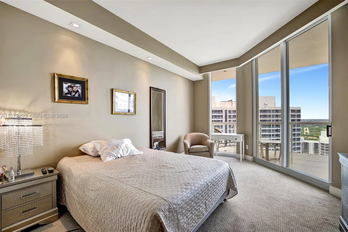 21200 Point Pl, Aventura FL 33180