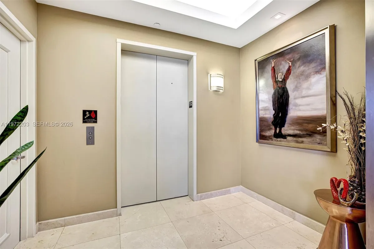 21200 Point Pl, Aventura FL 33180