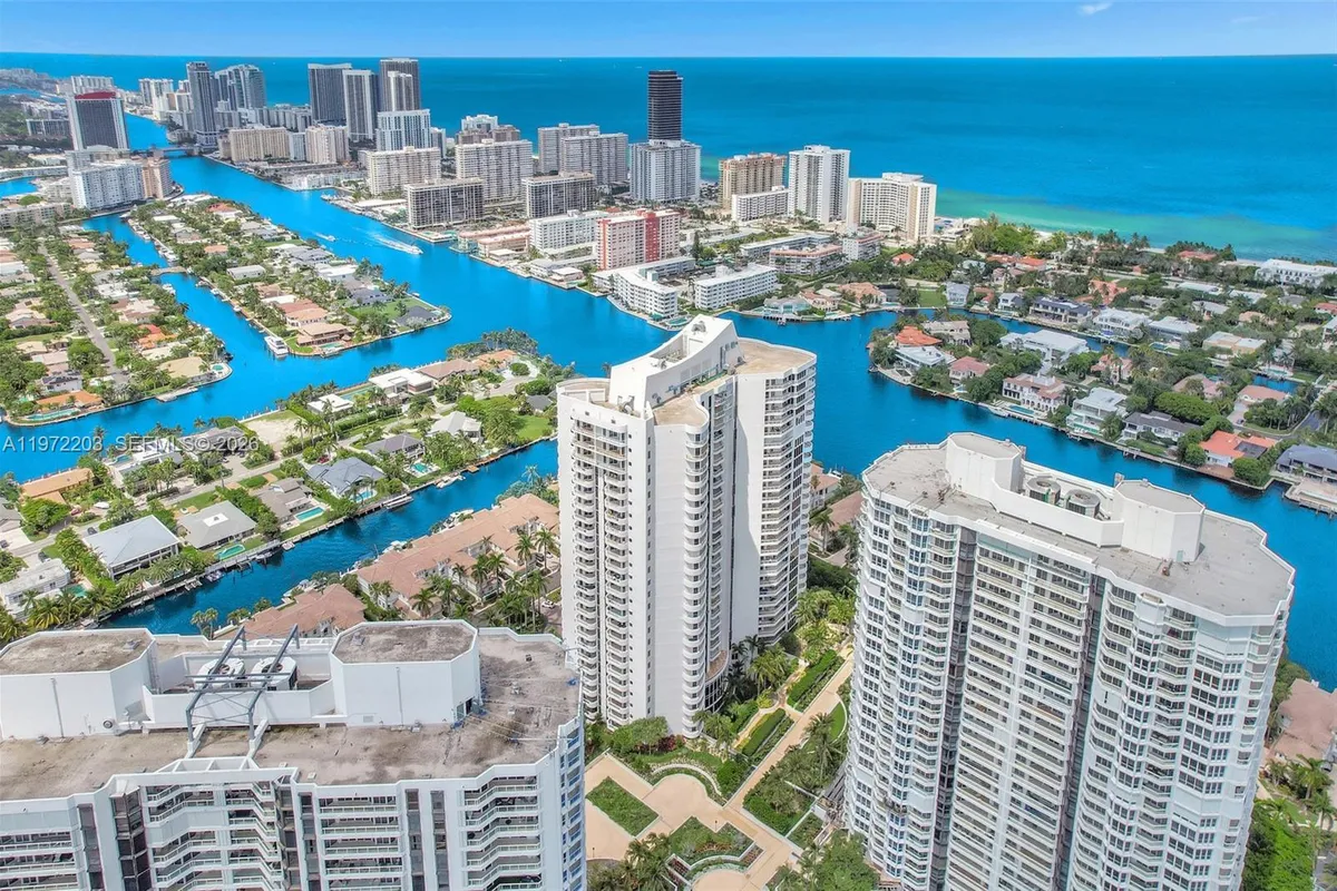 21200 Point Pl, Aventura FL 33180