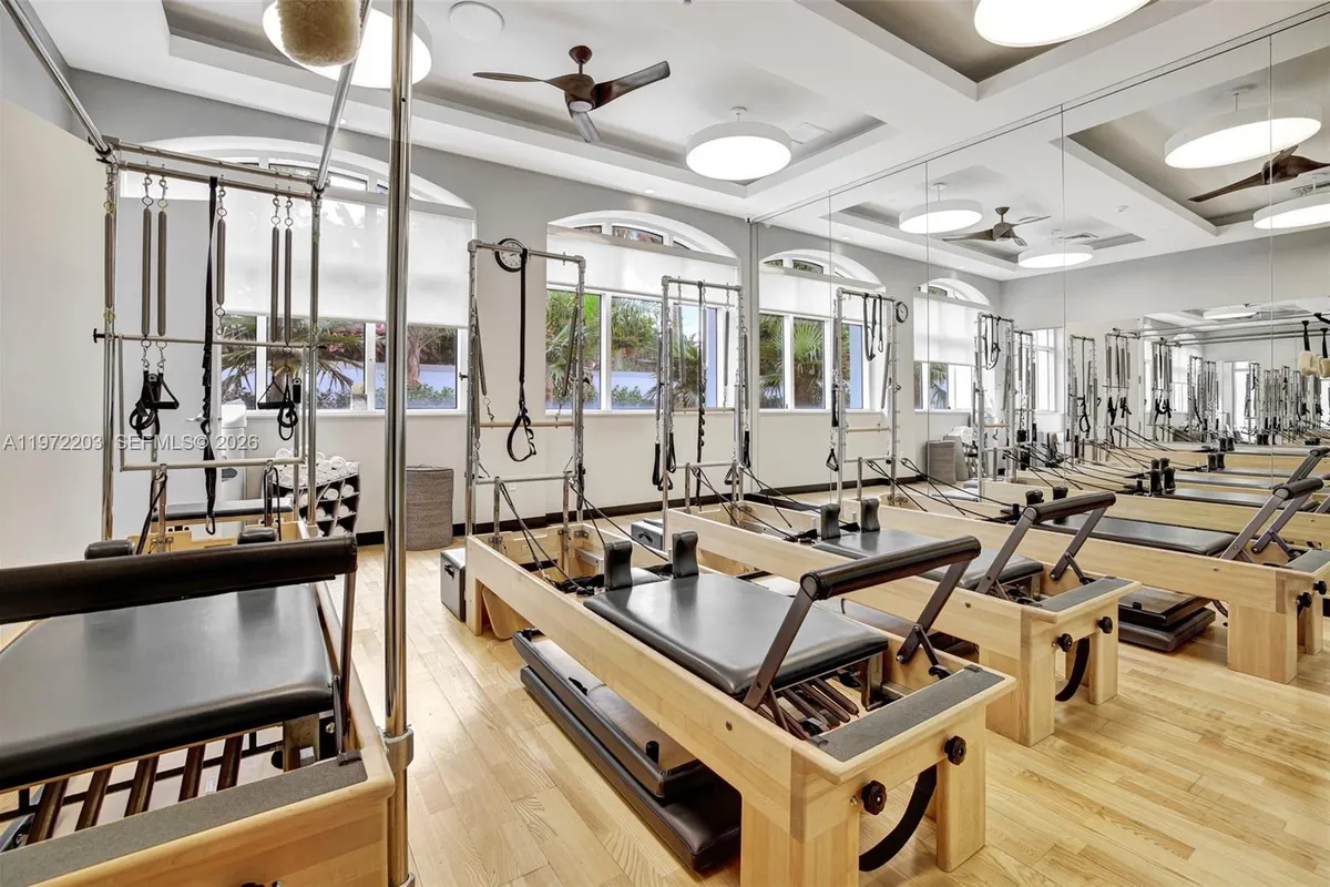 21200 Point Pl, Aventura FL 33180