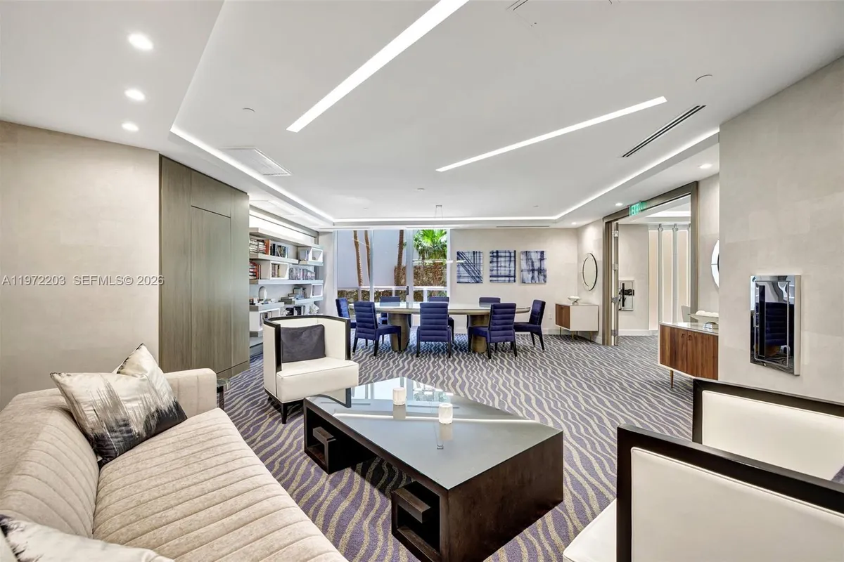 21200 Point Pl, Aventura FL 33180