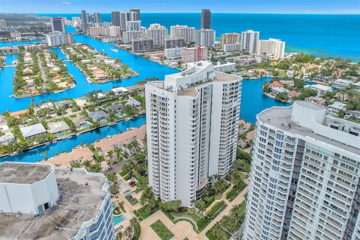 21200 Point Pl, Aventura FL 33180