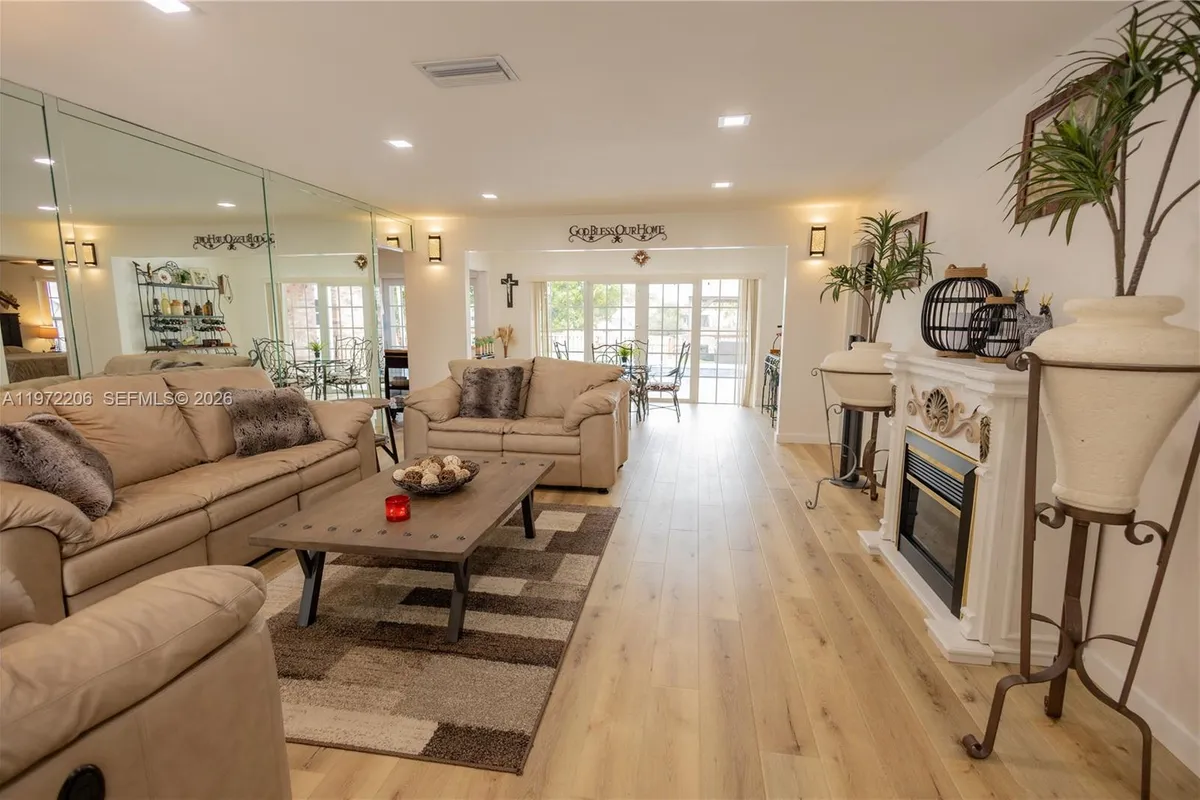 11901 NW 31st Pl, Sunrise FL 33323