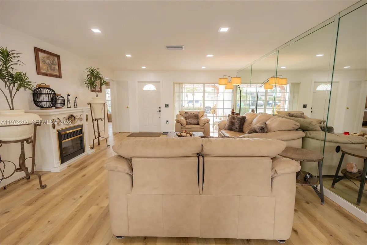 11901 NW 31st Pl, Sunrise FL 33323