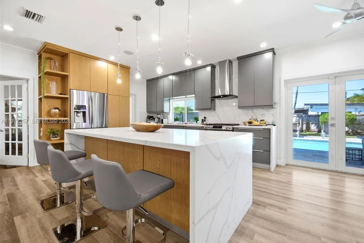 1871 NE 186th St, North Miami Beach FL 33179