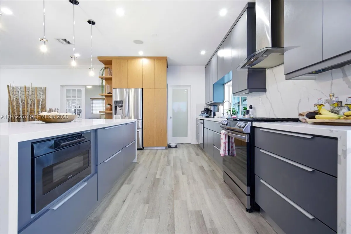 1871 NE 186th St, North Miami Beach FL 33179