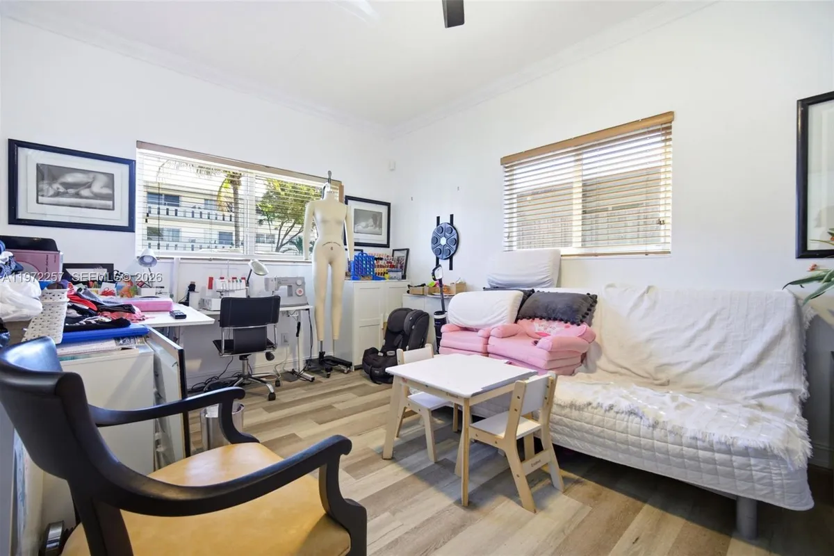 1871 NE 186th St, North Miami Beach FL 33179