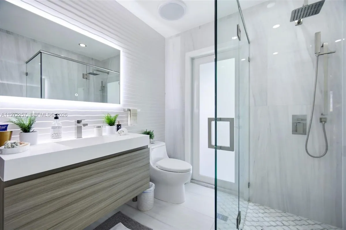 1871 NE 186th St, North Miami Beach FL 33179