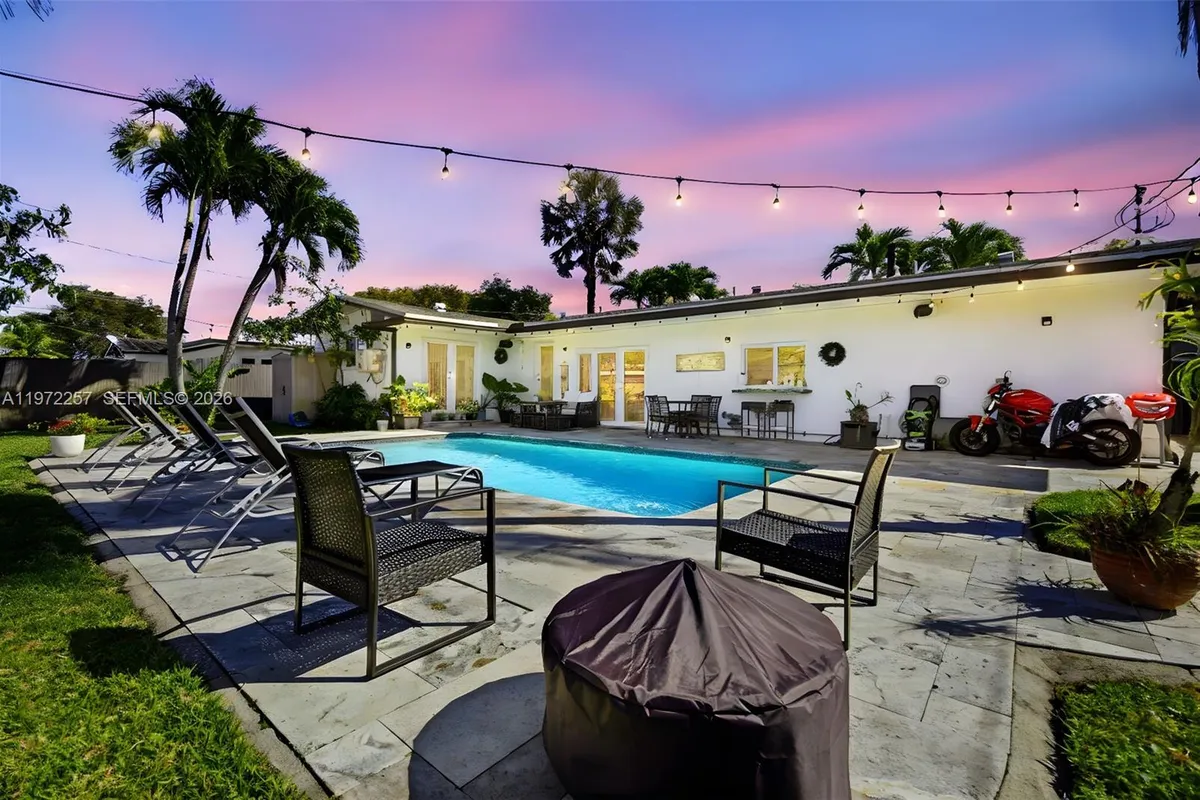 1871 NE 186th St, North Miami Beach FL 33179