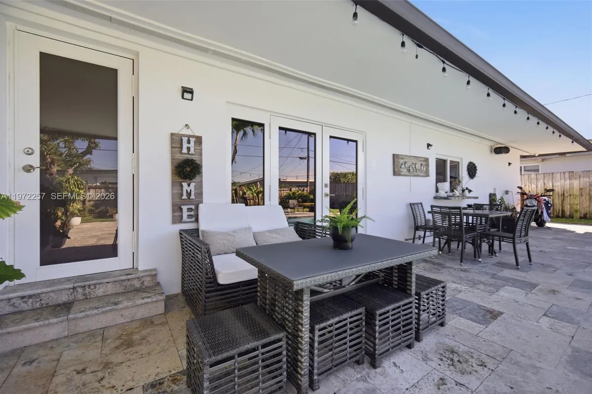 1871 NE 186th St, North Miami Beach FL 33179