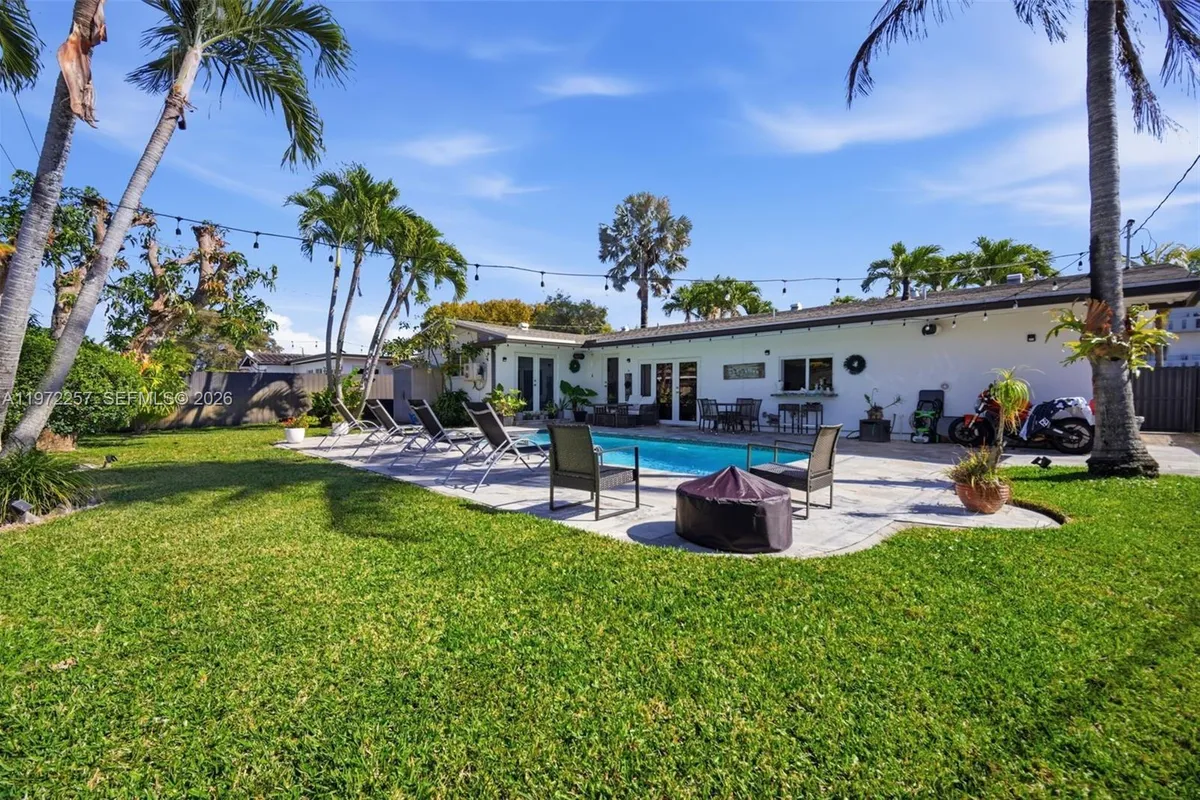 1871 NE 186th St, North Miami Beach FL 33179