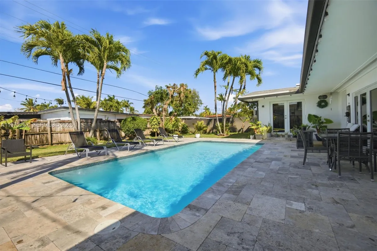 1871 NE 186th St, North Miami Beach FL 33179