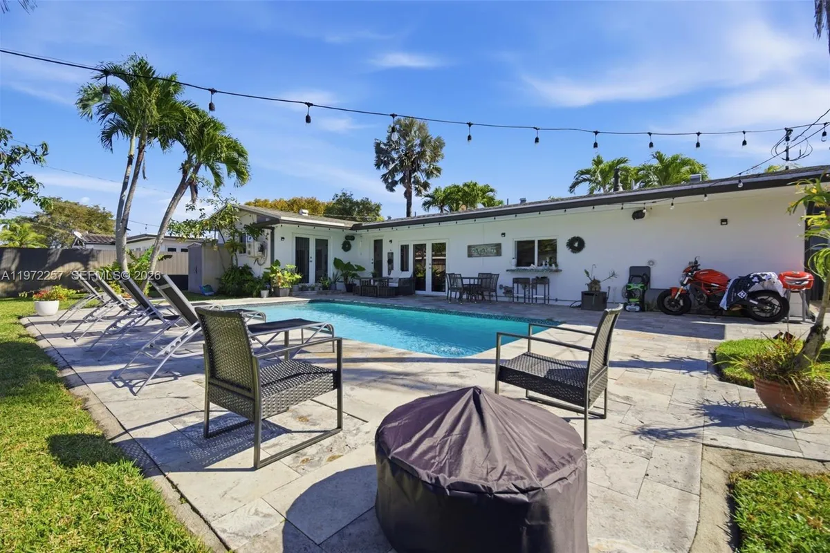 1871 NE 186th St, North Miami Beach FL 33179