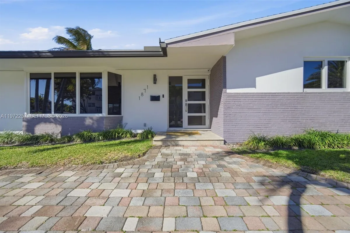 1871 NE 186th St, North Miami Beach FL 33179