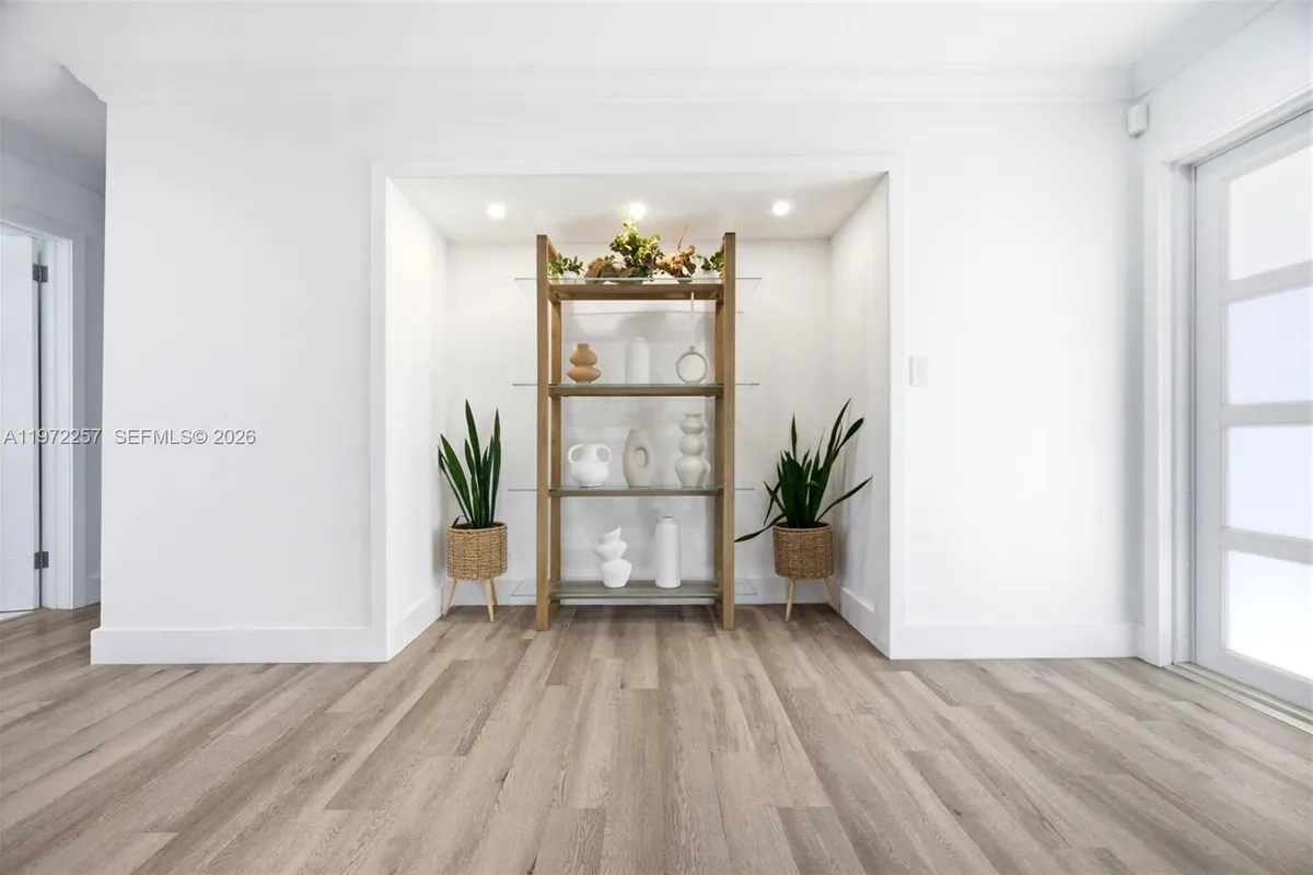 1871 NE 186th St, North Miami Beach FL 33179