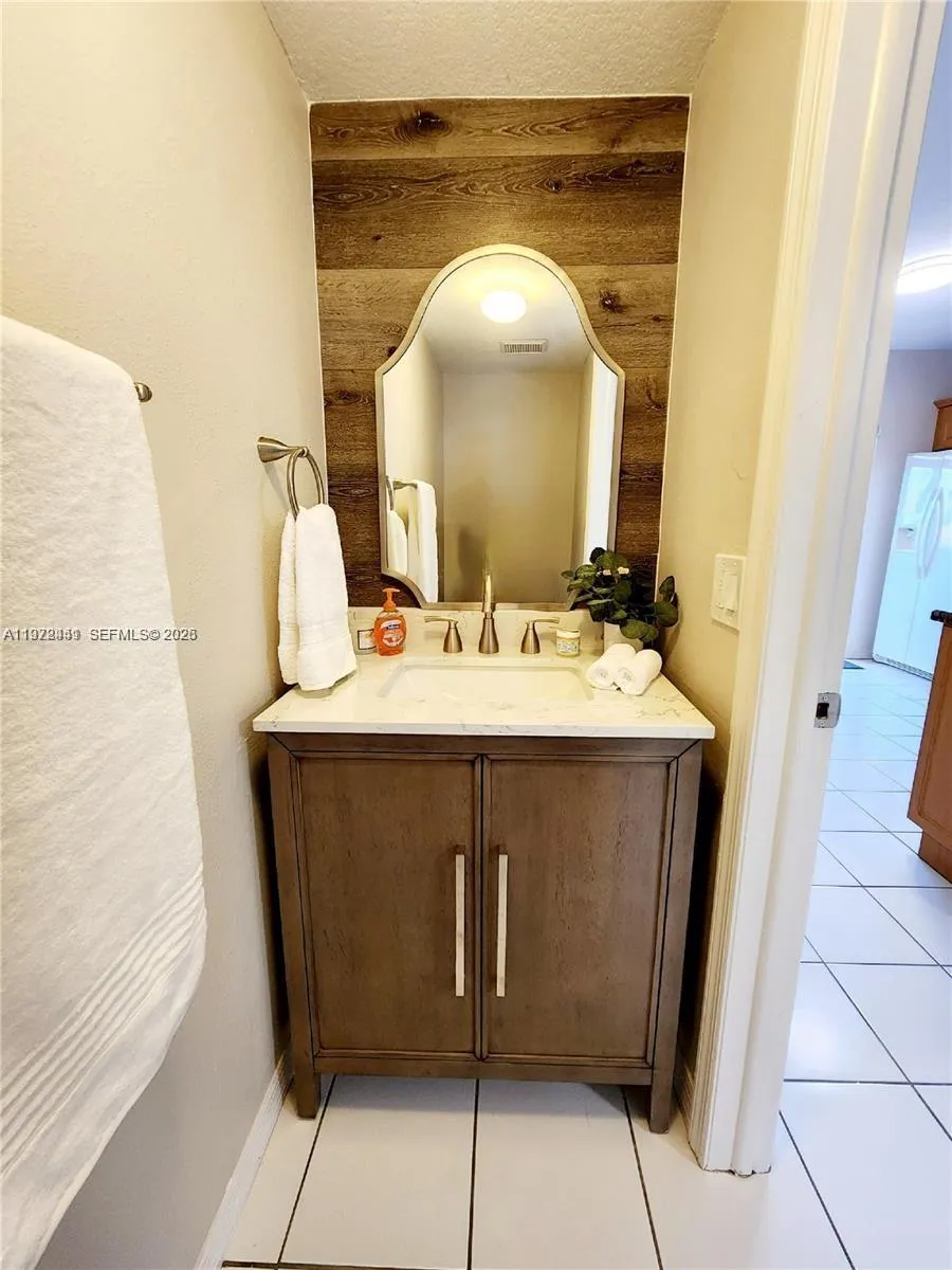 8360 NW 103rd St # 204E, Hialeah Gardens FL 33016