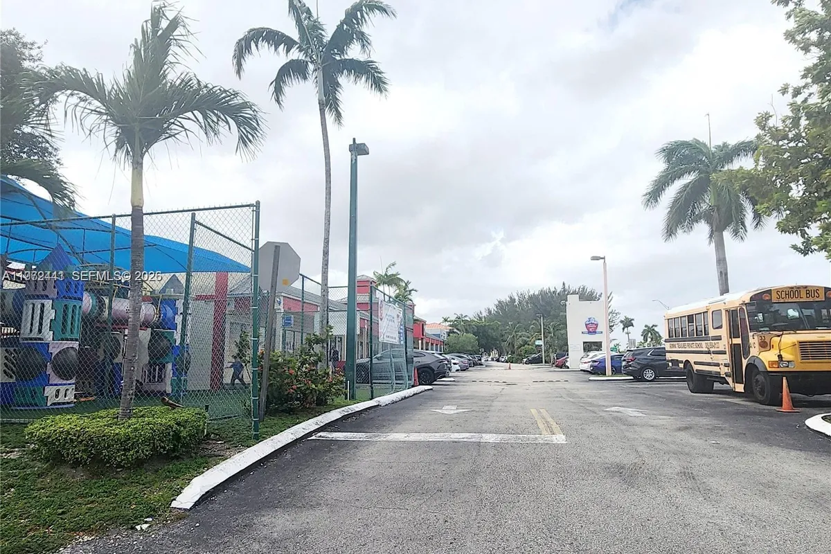 8360 NW 103rd St # 204E, Hialeah Gardens FL 33016