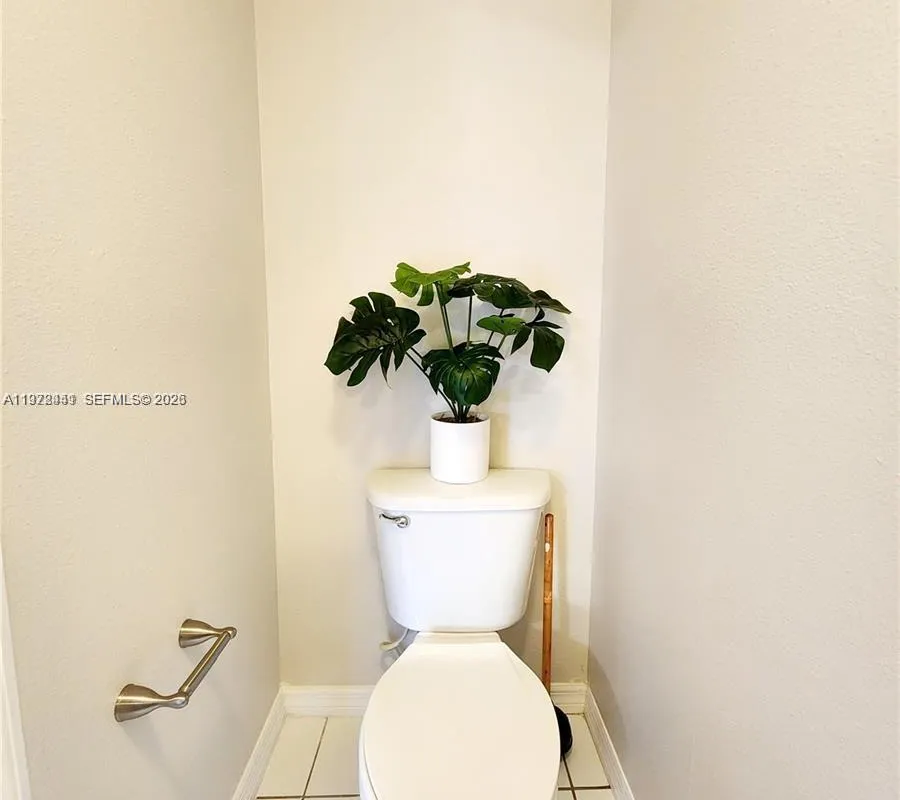 8360 NW 103rd St # 204E, Hialeah Gardens FL 33016