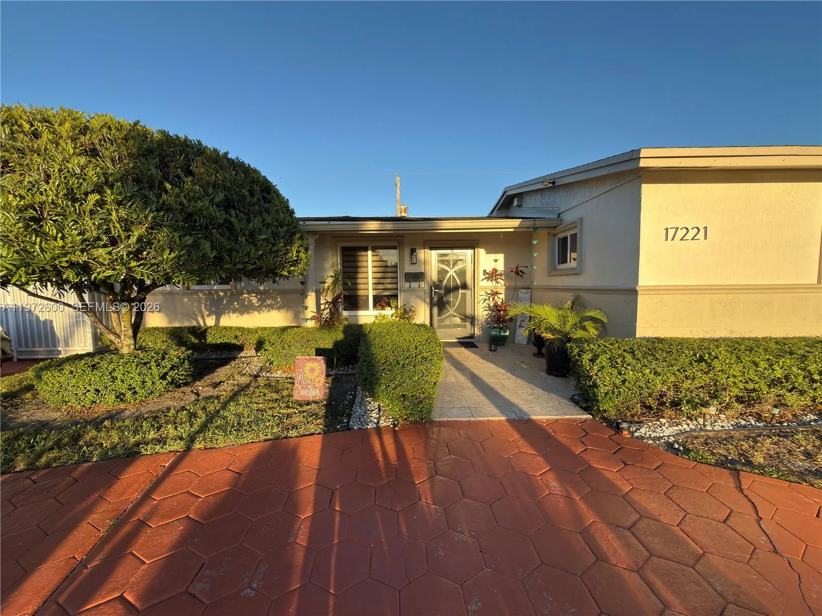 17221 NW 82nd Ave, Hialeah FL 33015