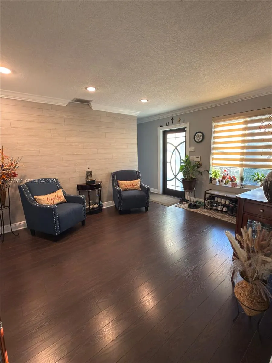 17221 NW 82nd Ave, Hialeah FL 33015