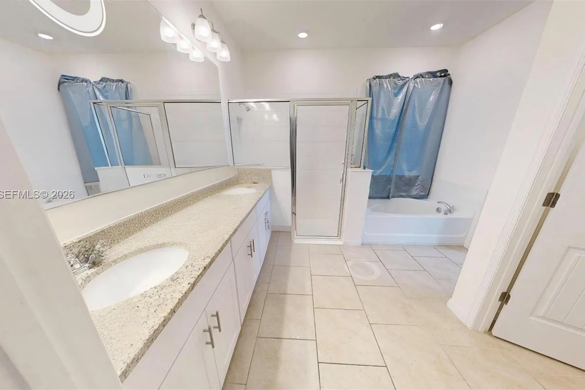 1817 WALNUT CREEK DR, Kissimmee FL 34744