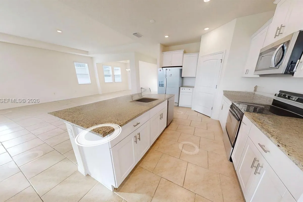 1817 WALNUT CREEK DR, Kissimmee FL 34744